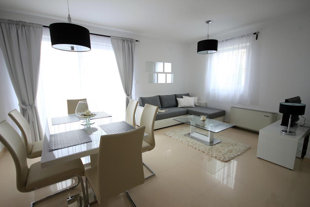 Apartment Mantinela