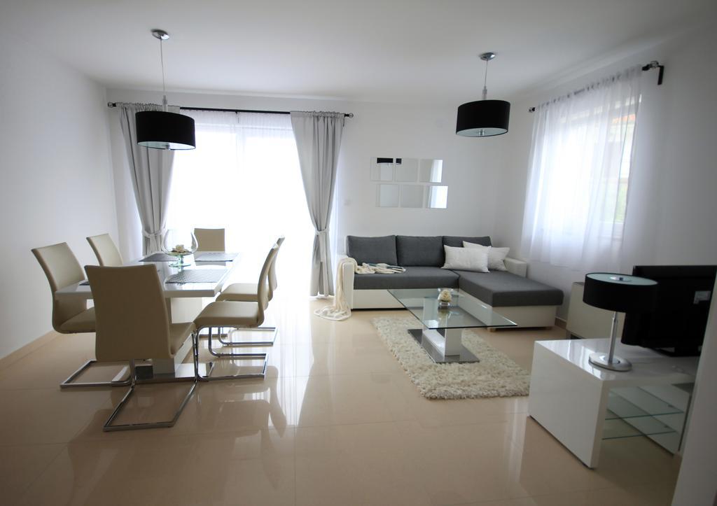 Apartment Mantinela