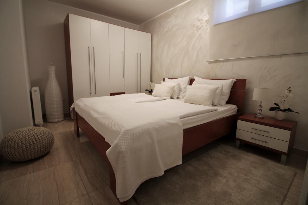 Mantinela Apartment *