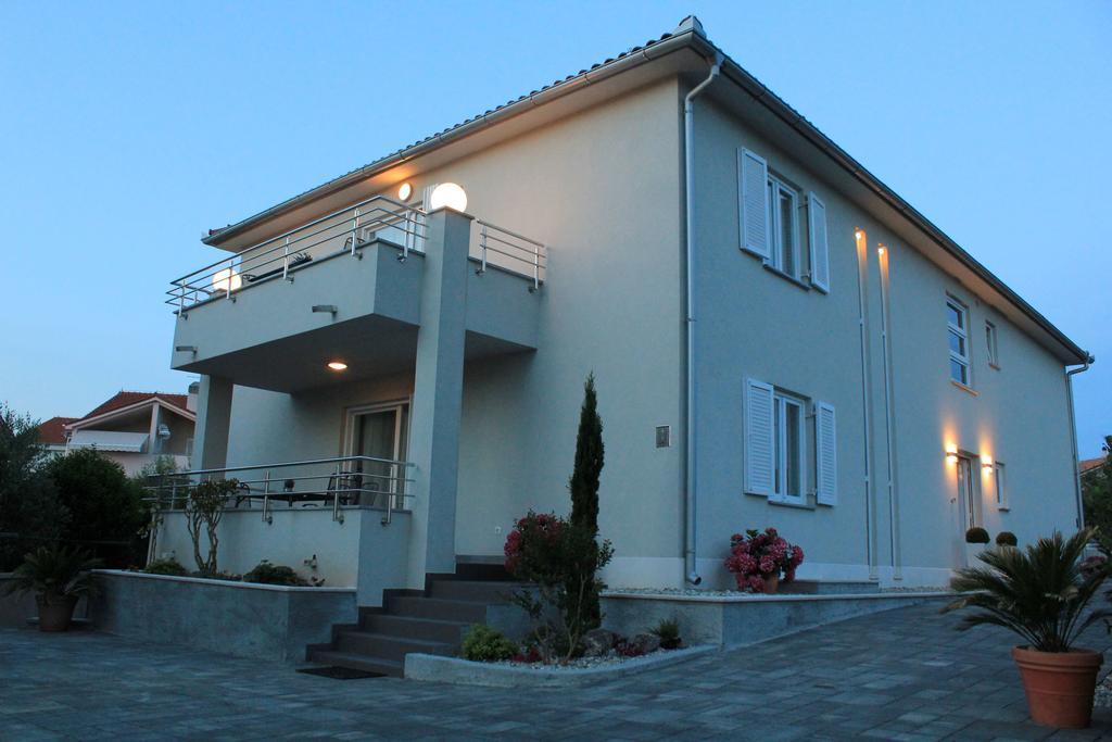 Mantinela Apartment *